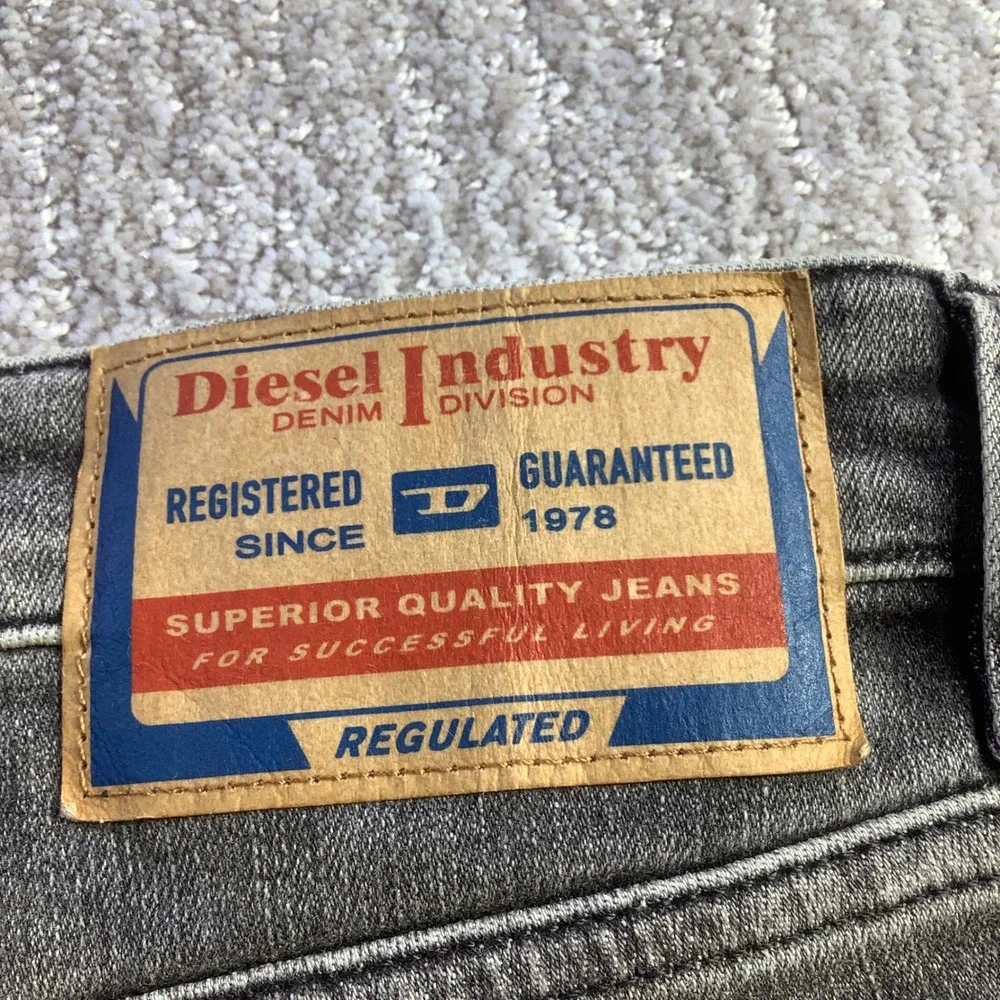 Diesel 1979 Sleenker Skinny Fit Jeans Mens 29 x 32 Faded Black Grey Denim NWT